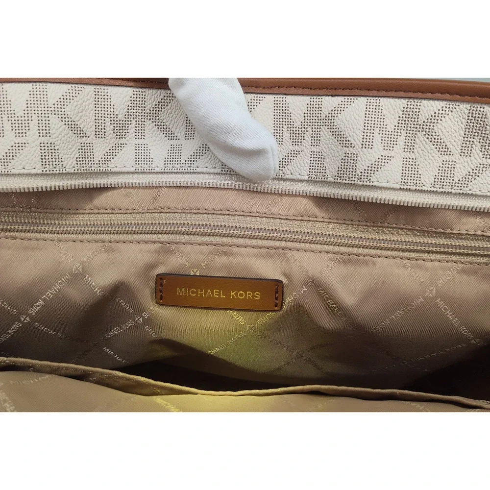 Michael Kors Quinn Large Signature Logo and Leather Tote - Vanilla/Acorn - NWOT